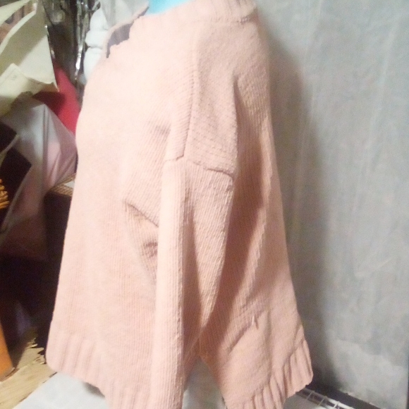 Attar'd State women's sweater - Picture 2 of 6